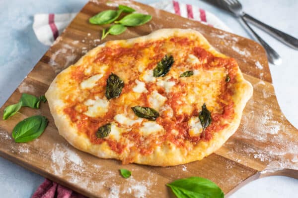 Pizza Margherita Italie-Neapol